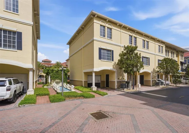 Photo 1 of Condo for sale at 113 Grand Beach Pl, Tampa, FL 33609 | MLS# TB8518319 | Listing updated on 2026-10-07