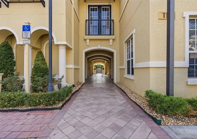 Photo 3 of Condo for sale at 113 Grand Beach Pl, Tampa, FL 33609 | MLS# TB8518319 | Listing updated on 2026-10-07