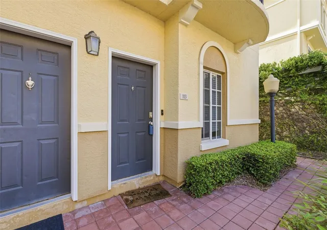 Photo 4 of Condo for sale at 113 Grand Beach Pl, Tampa, FL 33609 | MLS# TB8518319 | Listing updated on 2026-10-07