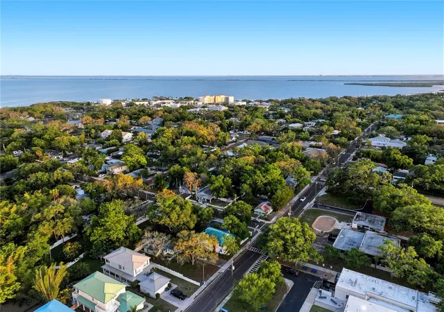2nd image of 526 5th Ave N, Safety Harbor, FL 34695 | MLS# TB8518332
