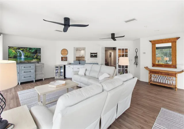 Photo 3 of Single family home for sale at 1279 Cornish Ct, Sarasota, FL 34232 | MLS# TB8518333 | Listing updated on 2026-07-06