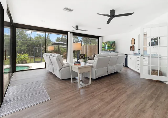 Photo 4 of Single family home for sale at 1279 Cornish Ct, Sarasota, FL 34232 | MLS# TB8518333 | Listing updated on 2026-07-06