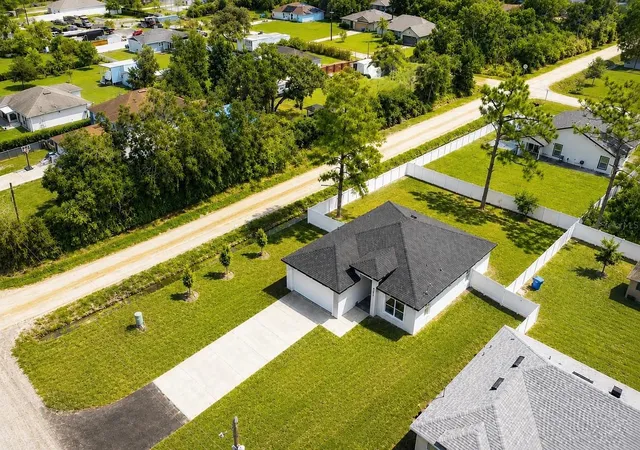 Photo 3 of Single family home for sale at 995 9th Avenue, Deland, FL 32724 | MLS# O6416123 | Listing updated on 2026-09-21