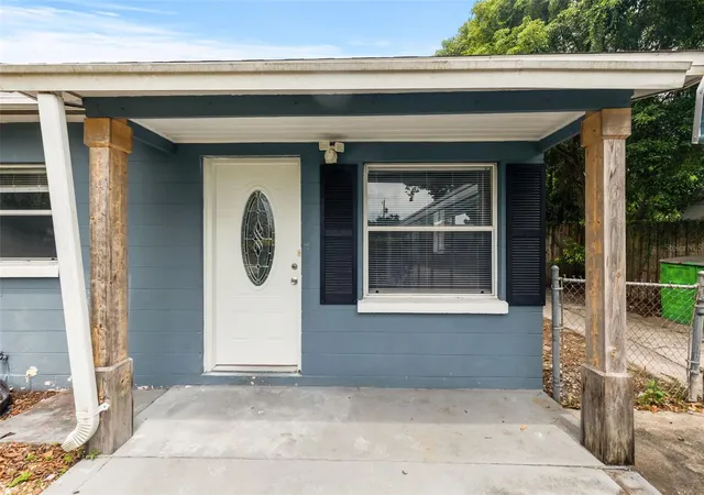 4th image of 1039 Woodland Ave, Lakeland, FL 33801 | MLS# O6416127