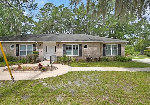 1st image of 720 S Hill Ave #8B, Deland, FL 32724 | MLS# V4949623