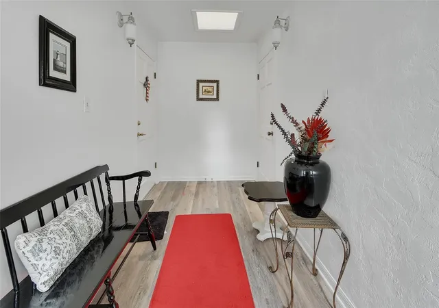 2nd image of 720 S Hill Ave #8B, Deland, FL 32724 | MLS# V4949623