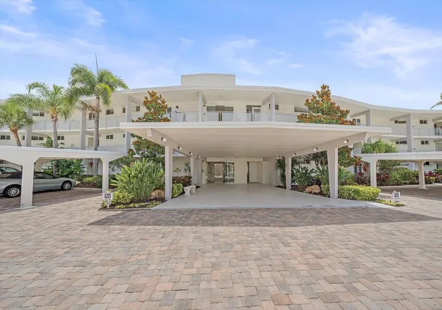 3rd image of 100 Sands Point Rd #303, Longboat Key, FL 34228 | MLS# A4696825