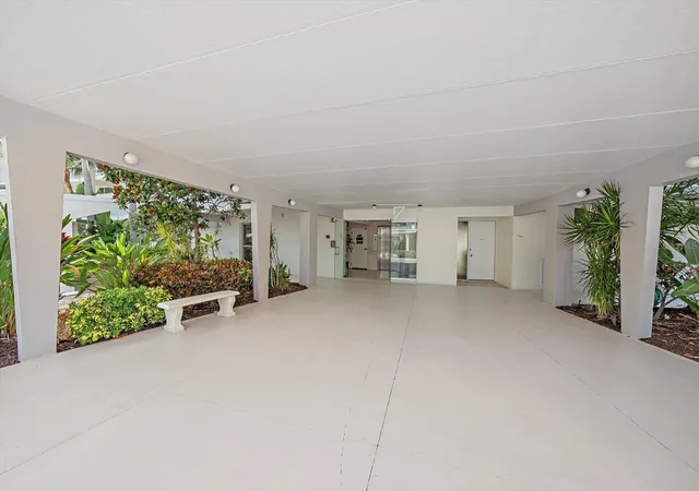 4th image of 100 Sands Point Rd #303, Longboat Key, FL 34228 | MLS# A4696825