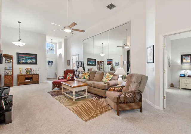 3rd image of 215 Fitzgerald Ln, Davenport, FL 33837 | MLS# S5151767