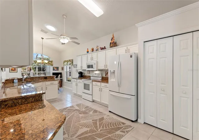 4th image of 215 Fitzgerald Ln, Davenport, FL 33837 | MLS# S5151767