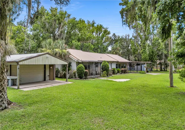 3rd image of 22308 Blue Creek Lodge Rd, Astor, FL 32102 | MLS# R4911432