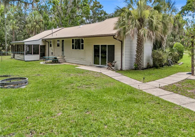 4th image of 22308 Blue Creek Lodge Rd, Astor, FL 32102 | MLS# R4911432