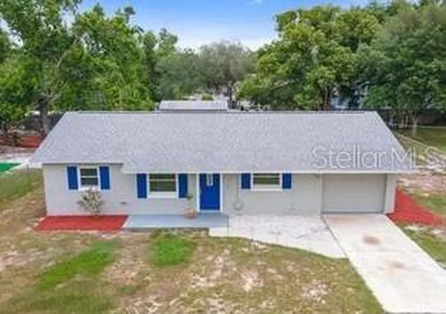 Photo 1 of Single family home for sale at 35904 Dawn Dr, Leesburg, FL 34788 | MLS# G5113640 | Listing updated on 2026-08-21