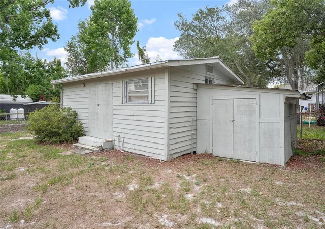 Photo 4 of Single family home for sale at 35904 Dawn Dr, Leesburg, FL 34788 | MLS# G5113640 | Listing updated on 2026-08-21