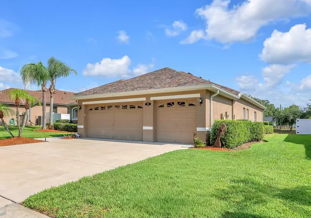 Homes for sale in Dover, FL | 2817 Durant Trails Blvd, Dover, FL 33527 | MLS# TB8518400