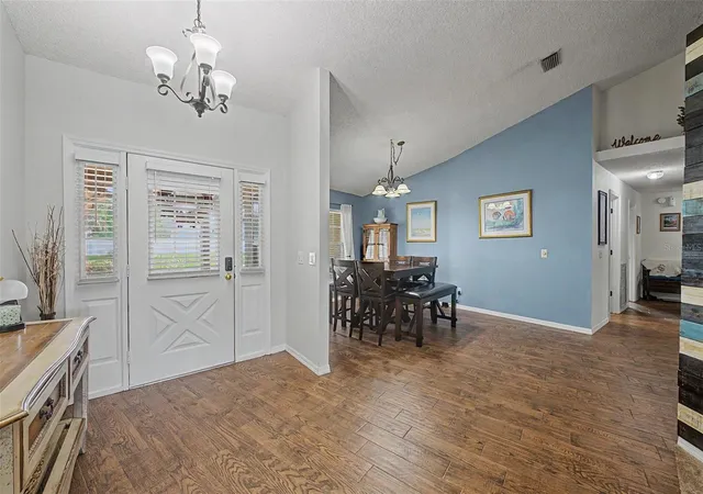 4th image of 3916 Broomsedge Ln, Valrico, FL 33596 | MLS# TB8518406