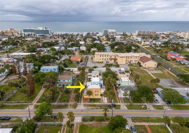 Photo 3 of Single family home for sale at 4 Clarendon Ct, Daytona Beach, FL 32118 | MLS# V4949626 | Listing updated on 2026-06-12