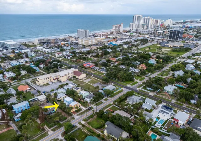 Photo 3 of Single family home for sale at 4 Clarendon Ct, Daytona Beach, FL 32118 | MLS# V4949626 | Listing updated on 2026-06-12