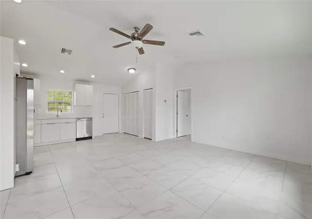 3rd image of 107 Elba Dr Ne, Lake Placid, FL 33852 | MLS# P4939027