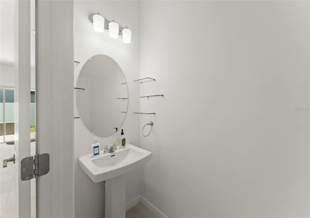Photo 4 of Townhouse for sale at 3556 Landing Net Dr, Kissimmee, FL 34746 | MLS# O6416193 | Listing updated on 2026-08-14