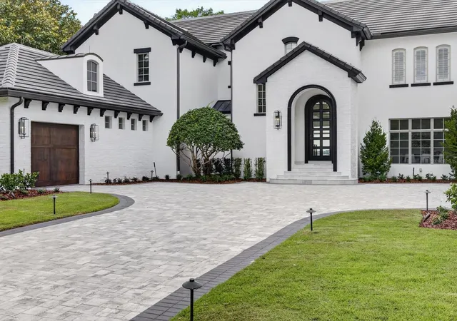 Photo 4 of Single family home for sale at 9832 Laurel Valley Dr, Windermere, FL 34786 | MLS# O6416194 | Listing updated on 2026-08-26