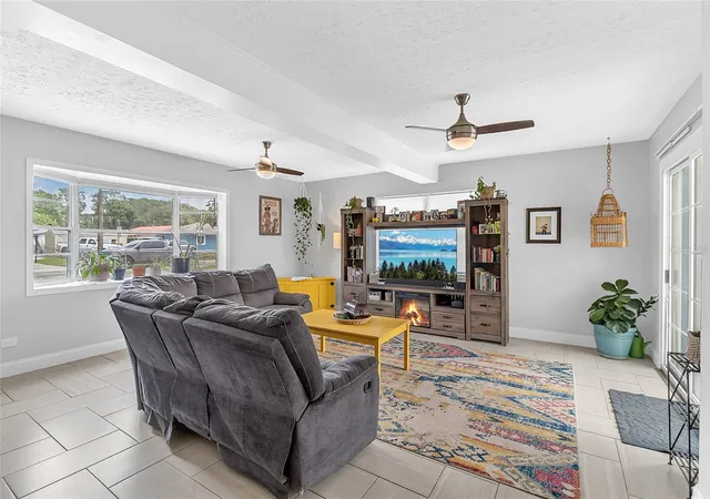 3rd image of 855 Pearl Dr, Mount Dora, FL 32757 | MLS# O6416195
