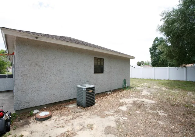 5th image of 314 Oak Track Pass, Ocala, FL 34472 | MLS# OM726503