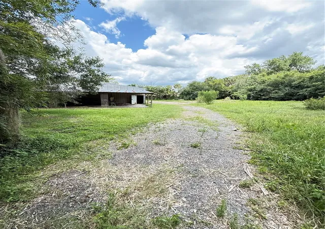 35th image of 2260 Hontoon Rd, Deland, FL 32720 | MLS# OM726504
