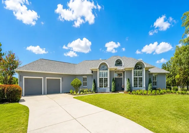 Photo 1 of House for sale at 10516 SW 27th Avenue, Ocala, FL 34476 | MLS# OM726506 | Listing updated on 2026-09-04