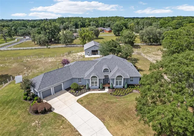 Photo 2 of House for sale at 10516 SW 27th Avenue, Ocala, FL 34476 | MLS# OM726506 | Listing updated on 2026-09-04