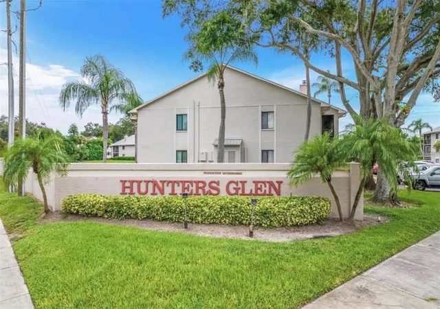 Homes for sale in Dunedin, FL | 2067 Hunters Gln Dr, Dunedin, FL 34698
