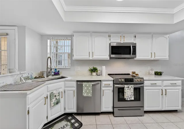 4th image of 3612 Pine Knot Dr, Valrico, FL 33596 | MLS# TB8518508