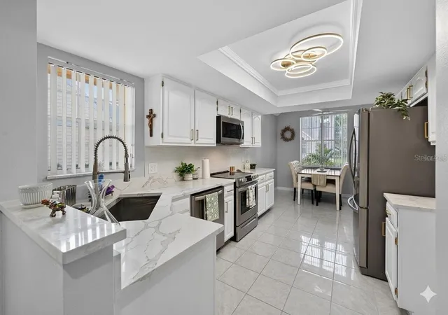 Listing Photo 5 - Condo for sale in building located at 3612 Pine Knot Dr, VALRICO, FL 33596