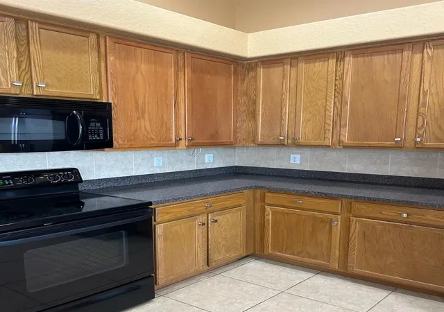 4th image of 210 Rosana Dr, Brandon, FL 33511 | MLS# TB8518528