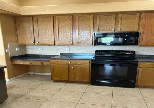 5th image of 210 Rosana Dr, Brandon, FL 33511 | MLS# TB8518528