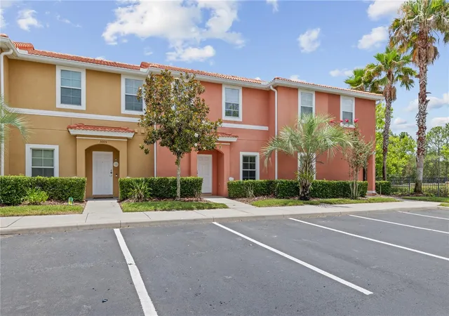Photo 2 of Townhouse for sale at 3003 Bird Of Paradise Ln, Kissimmee, FL 34747 | MLS# O6416279 | Listing updated on 2026-06-13
