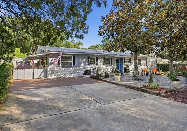 Homes for sale in Winter Springs, FL | 240 N Devon Ave, Winter Springs, FL 32708 | MLS# O6416300