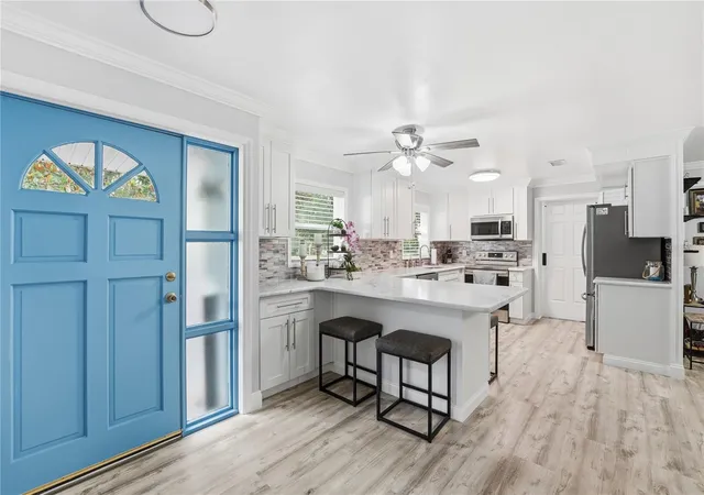 Homes for sale in Winter Springs, FL | 240 N Devon Ave, Winter Springs, FL 32708 | MLS# O6416300