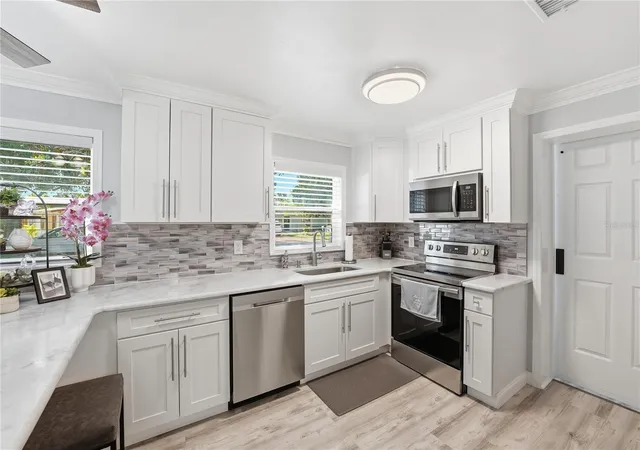 Homes for sale in Winter Springs, FL | 240 N Devon Ave, Winter Springs, FL 32708 | MLS# O6416300