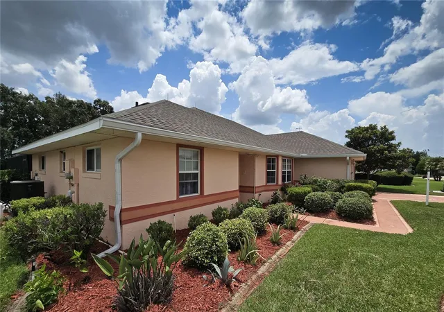 Photo 3 of Single family home for sale at 5506 Prince Charles Ln, Leesburg, FL 34748 | MLS# O6416308 | Listing updated on 2026-09-30