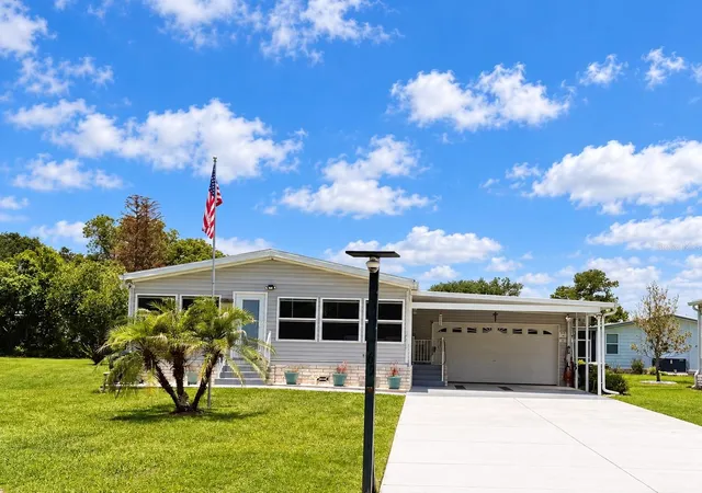 Photo 1 of Manufactured home for sale at 165 Sago Palm Dr, Leesburg, FL 34748 | MLS# R4911435 | Listing updated on 2026-10-22