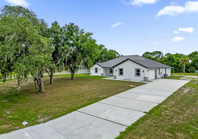 3rd image of 2510 Lake Front Dr, Lake Wales, FL 33898 | MLS# G5113671