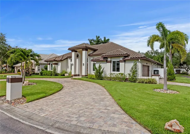 Photo 2 of Single family home for sale at 1230 Darlington Oak Cir Ne, Saint Petersburg, FL 33703 | MLS# TB8518629 | Listing updated on 2026-10-10