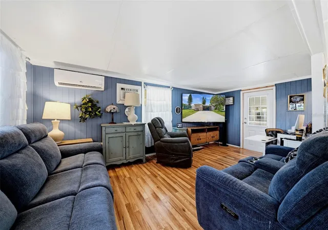 Photo 4 of Manufactured home for sale at 6439 Tower Dr, Hudson, FL 34667 | MLS# W7886682 | Listing updated on 2026-08-16