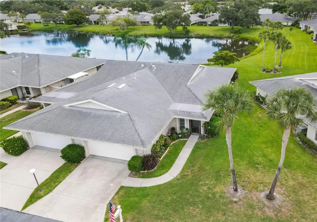 Photo 1 of Single family home for sale at 4136 Bowling Green Cir #23, Sarasota, FL 34233 | MLS# A4696926 | Listing updated on 2026-09-04