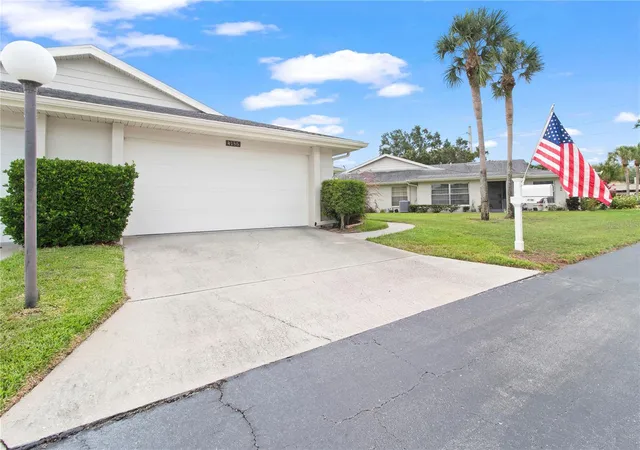 Photo 2 of Single family home for sale at 4136 Bowling Green Cir #23, Sarasota, FL 34233 | MLS# A4696926 | Listing updated on 2026-09-04