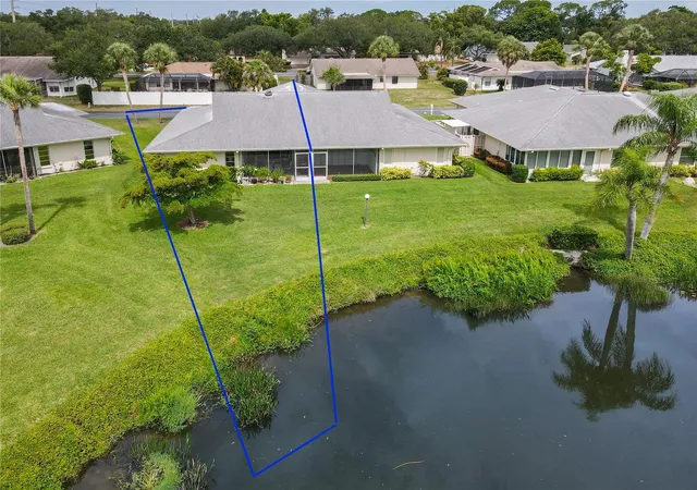 Photo 3 of House for sale at 4136 Bowling Green Cir #23, Sarasota, FL 34233 | MLS# A4696926 | Listing updated on 2026-09-04