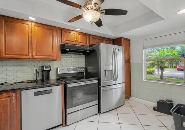 Photo 3 of Condo for sale at 2653 Woodgate Ln #E-3, Sarasota, FL 34231 | MLS# A4696931 | Listing updated on 2026-09-15