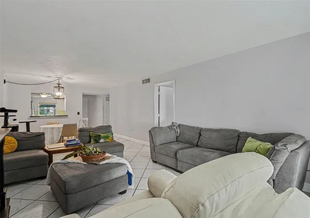 Listing Photo 5 - Condo for sale in building located at 2653 Woodgate Ln, SARASOTA, FL 34231 - Unit #E-3
