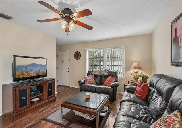 4th image of 390 301St Blvd W, Bradenton, FL 34205
